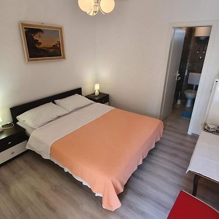Double Rooms With Terrace Tomica Baška Εξωτερικό φωτογραφία